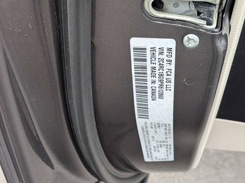 Used 2023 Chrysler Pacifica Touring-L FWD image 29