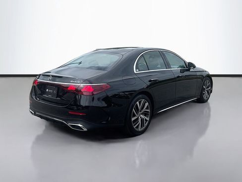 Used 2024 Mercedes-Benz E 350 4MATIC Sedan image 3