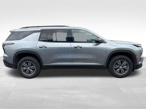 Used 2026 Chevrolet Traverse LT AWD/4WD image 8