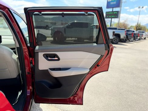 Used 2024 Nissan Rogue SL w/ SL Premium Package AWD/4WD image 14