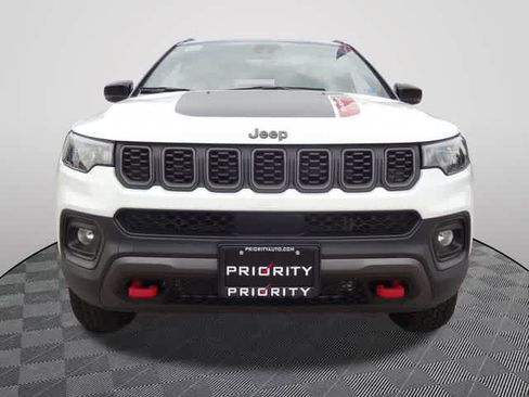 Used 2025 Jeep Compass Trailhawk AWD/4WD image 5