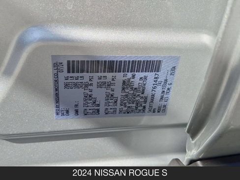 Used 2024 Nissan Rogue S FWD image 25