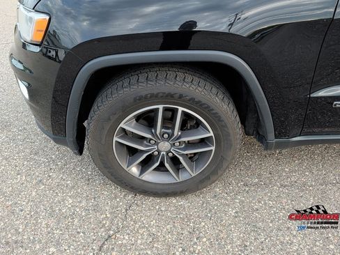 Used 2017 Jeep Grand Cherokee Limited AWD/4WD image 9