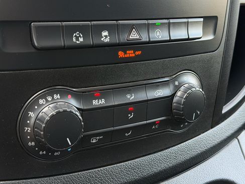 Used 2016 Mercedes-Benz Metris Passenger image 12