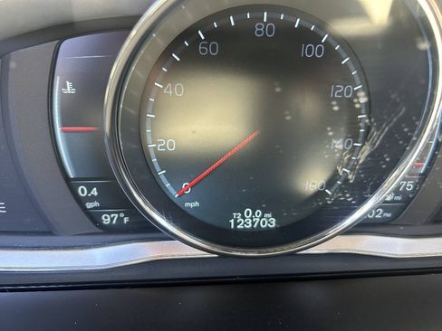 Used 2016 Volvo XC60 T5 Premier w/ Proximity Package FWD image 13