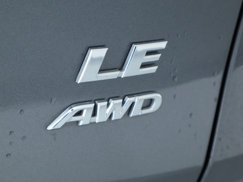 Used 2024 Toyota RAV4 LE AWD/4WD image 27