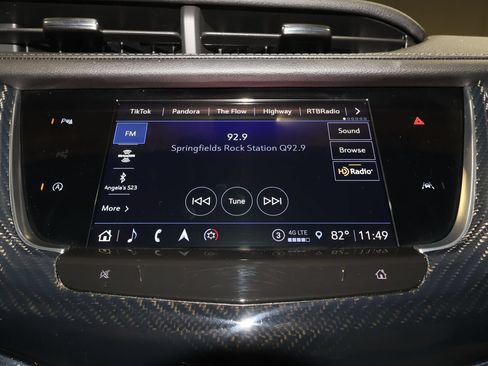Used 2024 Cadillac XT6 Sport w/ LPO, Floor Liner Package AWD/4WD image 12