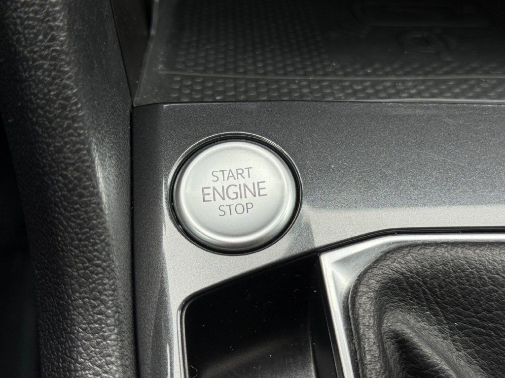 Used 2022 Volkswagen Tiguan SE FWD image 28