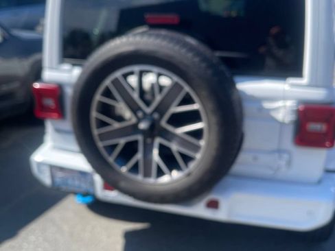 Used 2022 Jeep Wrangler Unlimited Sahara AWD/4WD image 4