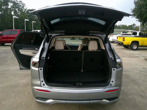 Used 2023 Buick Enclave Avenir w/ Avenir Technology Package FWD image 15