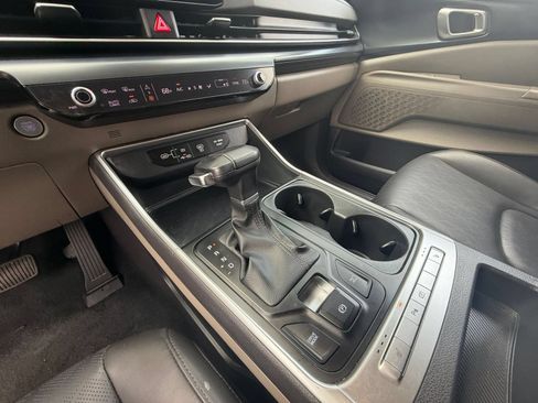 Used 2026 Kia Carnival FWD image 43