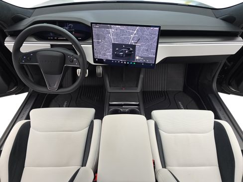 Used 2024 Tesla Model S Plaid AWD/4WD image 9