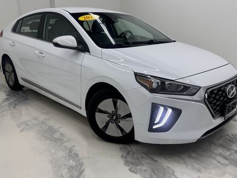 Used 2021 Hyundai Ioniq SE FWD image 2