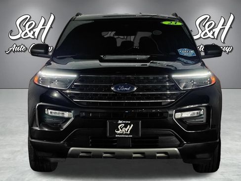 Used 2023 Ford Explorer XLT w/ Equipment Group 202A AWD/4WD image 21