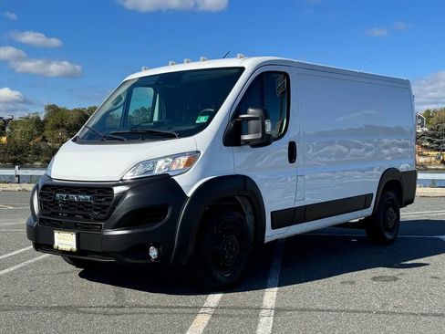 Used 2023 RAM ProMaster 2500 w/ Convenience Group image 3