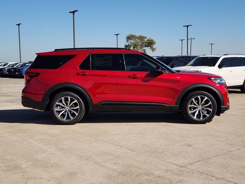 New 2026 Ford Explorer ST-Line image 8