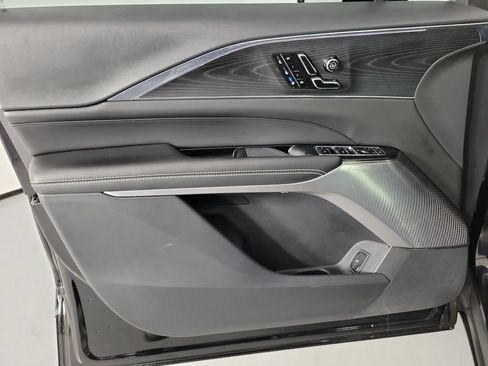Used 2024 Cadillac Lyriq Luxury RWD image 19