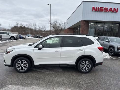 Used 2021 Subaru Forester Premium image 27