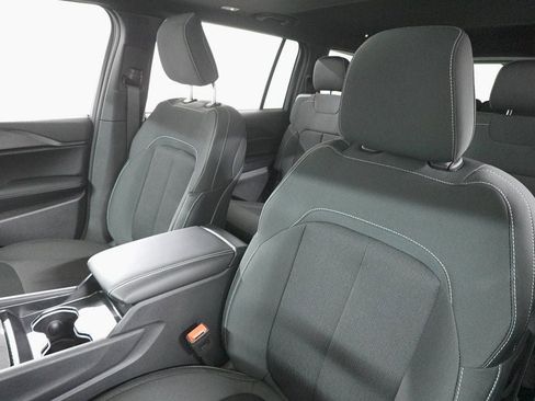 New 2025 Jeep Grand Cherokee L Laredo w/ Luxury Tech Group I image 12