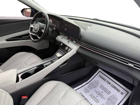 Used 2021 Hyundai Elantra Limited image 15