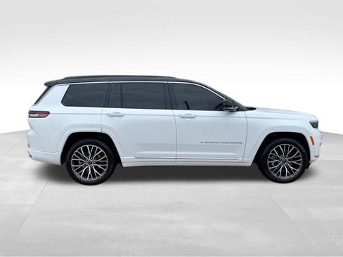 Used 2025 Jeep Grand Cherokee L Summit AWD/4WD image 2