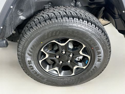 Used 2022 Jeep Wrangler Unlimited Rubicon 4xe w/ Cold Weather Group AWD/4WD image 11