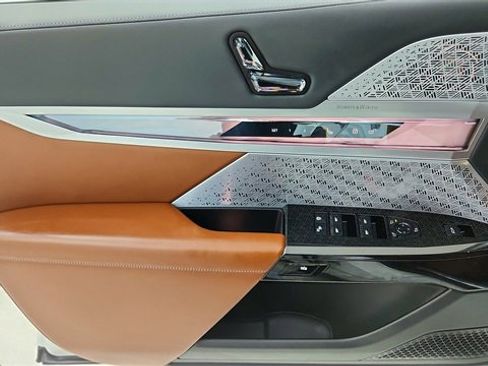 Used 2023 BMW i7 xDrive60 image 35