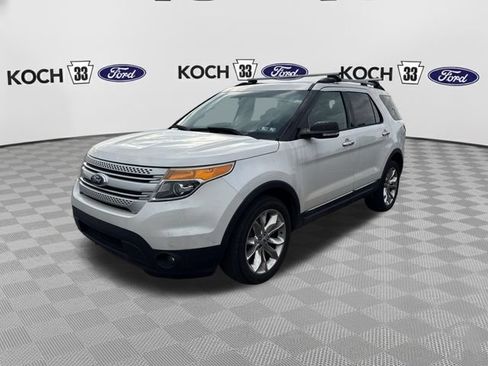 Used 2015 Ford Explorer XLT w/ Equipment Group 202B AWD/4WD image 2