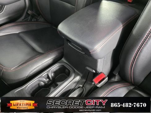 Used 2022 Jeep Wrangler Unlimited Rubicon w/ Dual Top Group image 25