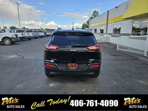 Used 2018 Jeep Cherokee Latitude w/ Safety Group image 3