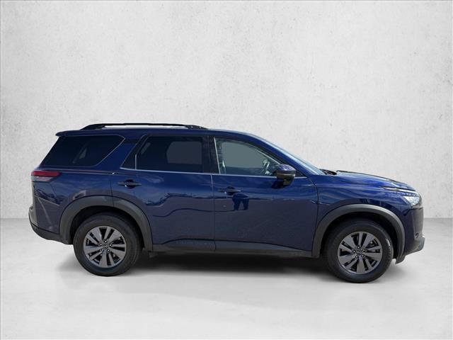 Used 2024 Nissan Pathfinder SV FWD image 4