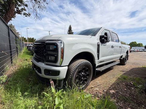 Used 2025 Ford F350 Lariat w/ Black Appearance Package AWD/4WD image 1
