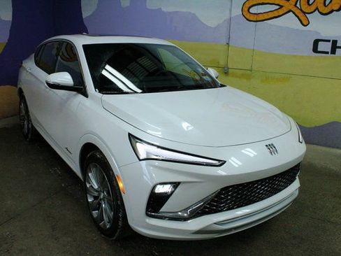Used 2025 Buick Envista Avenir FWD image 3