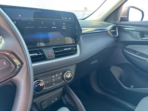 Used 2025 Chevrolet TrailBlazer LS w/ LS Convenience Package FWD image 20