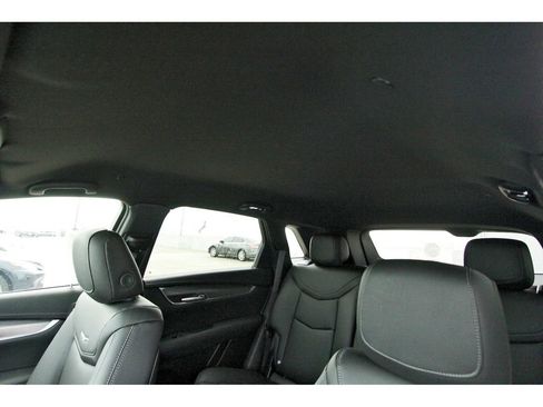 New 2025 Cadillac XT5 Luxury image 22