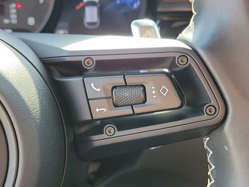 Certified 2024 Porsche Macan AWD/4WD image 39