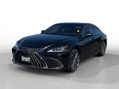 Used 2022 Lexus ES 300h w/ Premium Package