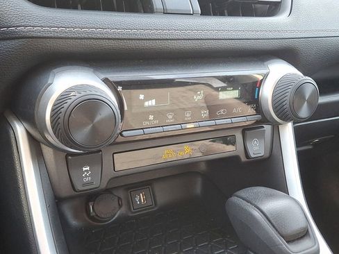 Used 2024 Toyota RAV4 LE image 15