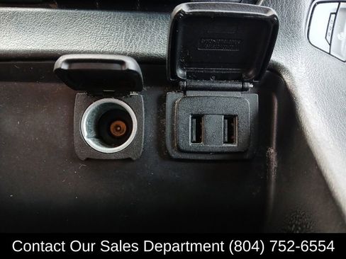 Used 2018 Chevrolet Suburban LT image 22