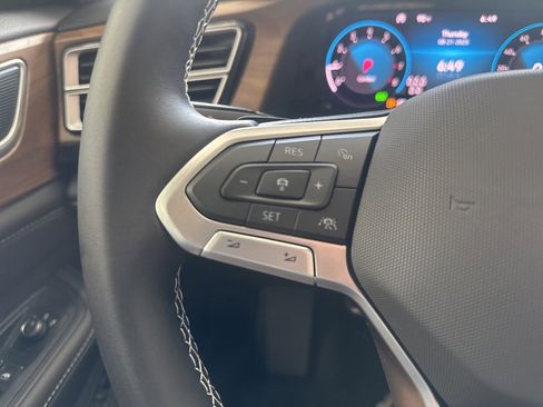 New 2026 Volkswagen Atlas SE image 15