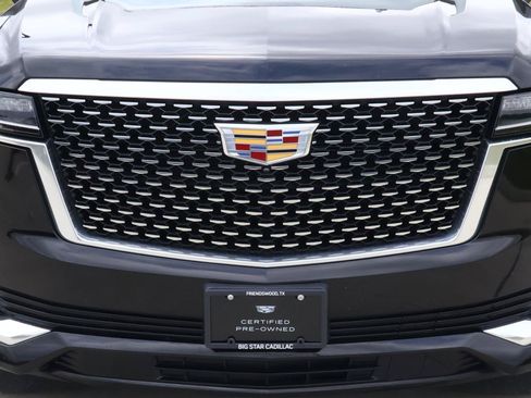 Used 2023 Cadillac Escalade Luxury w/ LPO, Illumination Package RWD image 8