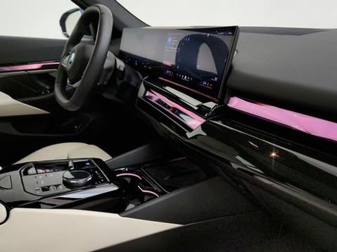 Used 2025 BMW i5 eDrive40i RWD image 37