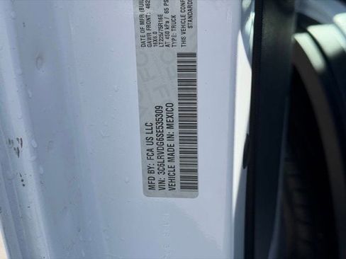 Used 2025 RAM ProMaster 2500 w/ Convenience Group FWD image 20