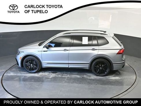 Used 2022 Volkswagen Tiguan SE R-Line image 38