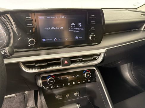 Used 2022 Kia K5 LX FWD image 16