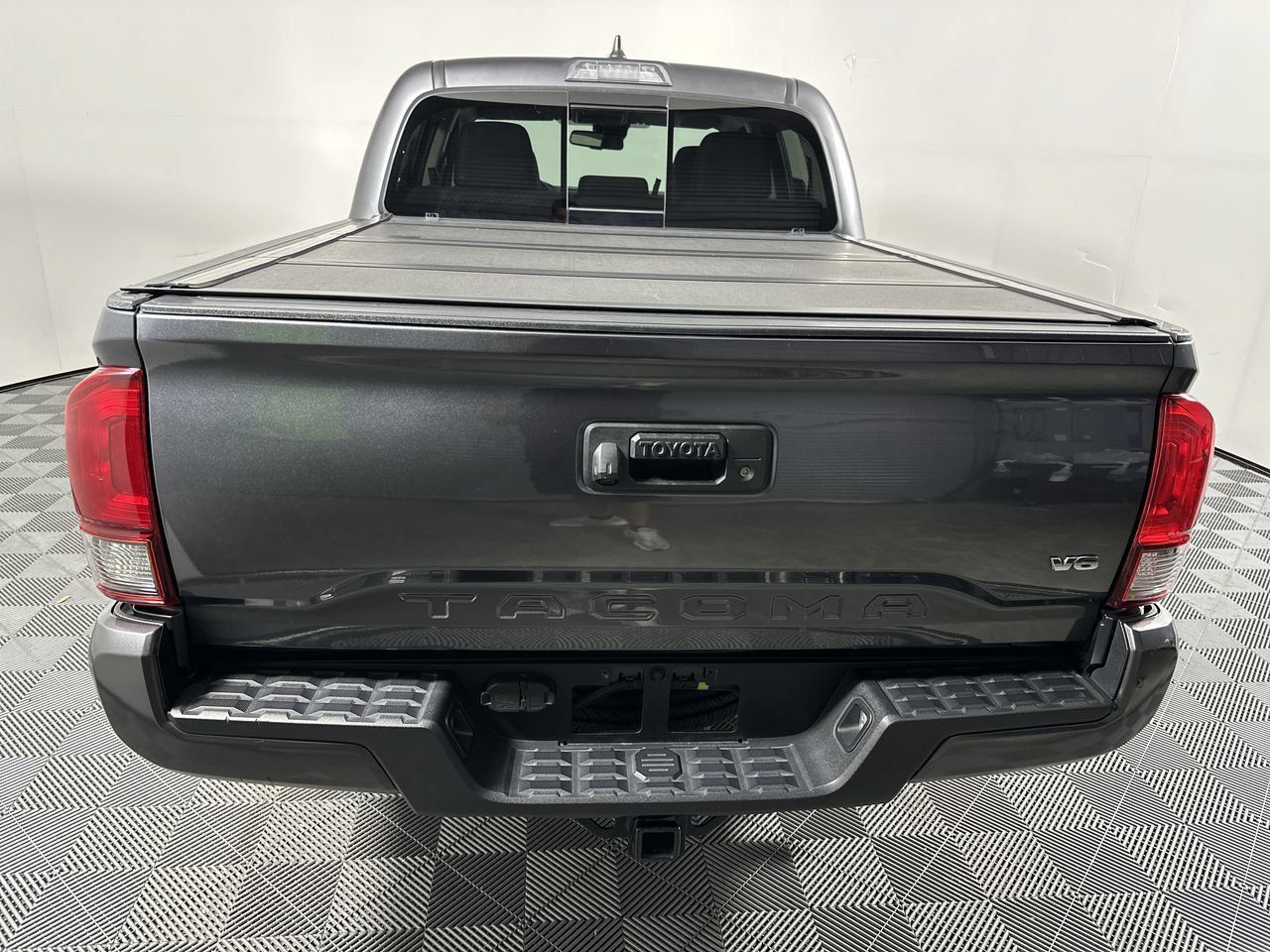 Used 2022 Toyota Tacoma SR5 w/ Technology Package RWD image 20