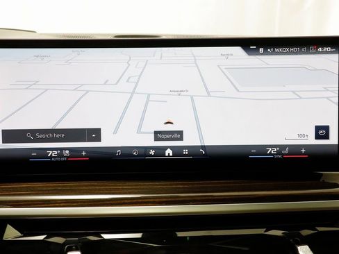 Used 2025 BMW X7 M60i image 11