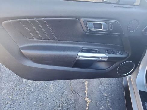 Used 2018 Ford Mustang Premium RWD image 10