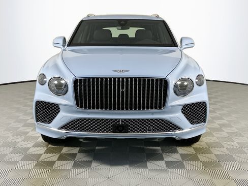 New 2025 Bentley Bentayga image 2