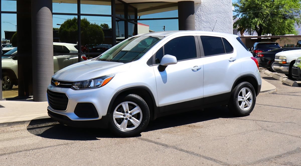 Used 2020 Chevrolet Trax LS w/ Tint and Cruise Package FWD image 3